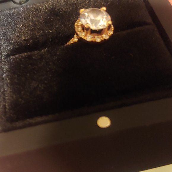 2.48cts Engagement Ring! Diamond Alternative; RARE 14k Rose Gold Ring, Round Cut - Picture 2 of 15